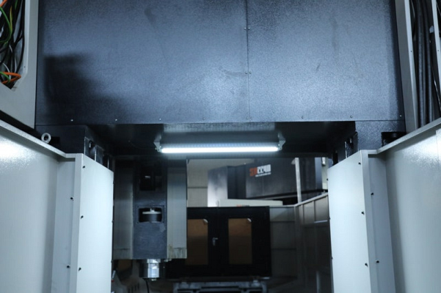 Портальный фрезерный центр KPM 1016