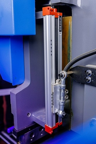 Листогибочный пресс MetalTec HBС 110/2500 4+1 ЧПУ ESA630