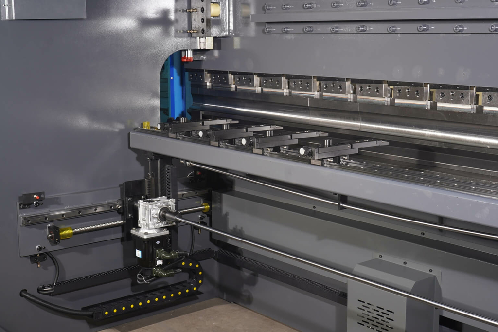 Листогибочный пресс MetalTec HBС 135/3200 4+1 ЧПУ МТ-15