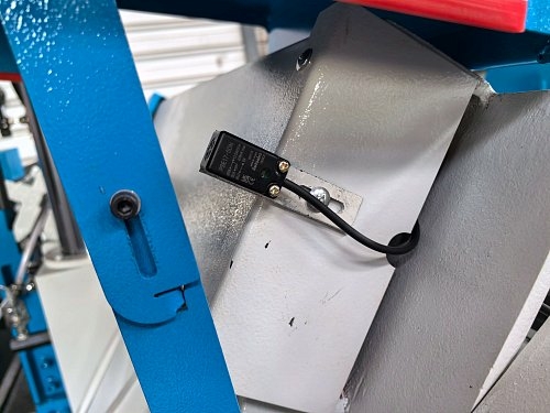 Автоматический колонный ленточнопильный станок MetalTec MBS 330 CА