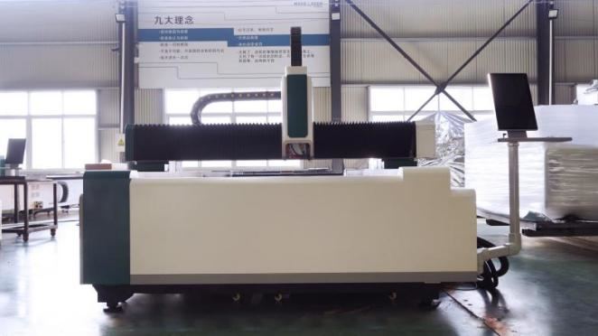 Лазерный станок по металлу OREE LASER EH3015 6000W Raycus