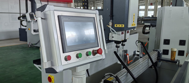 Фрезерный станок ЧПУ TM 1200-2М