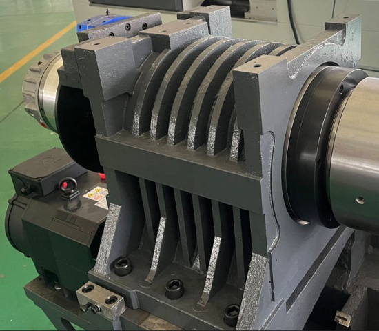 Токарный станок с наклонной станиной KTH 60/1000 M