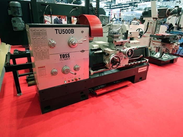 Токарный станок по металлу с УЦИ TU500B/1000