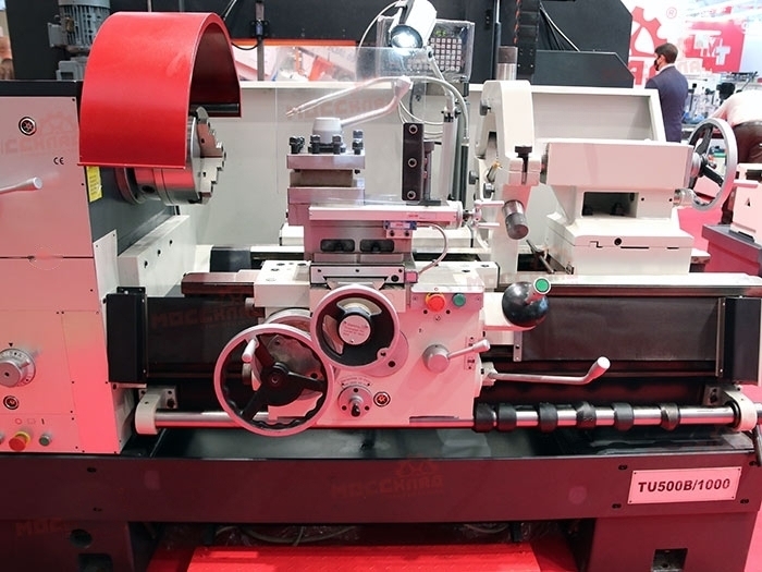 Токарный станок по металлу с УЦИ TU500B/1000