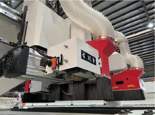Форматно-обрезной центр с ЧПУ для дверных полотен Beaver DOORCUT CNC