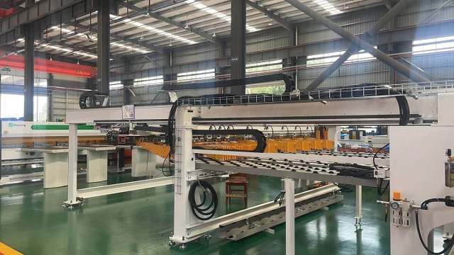 Раскроечный центр Nanxing NPL 440D