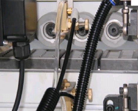 Кромкооблицовочный автоматический станок BJD F730J