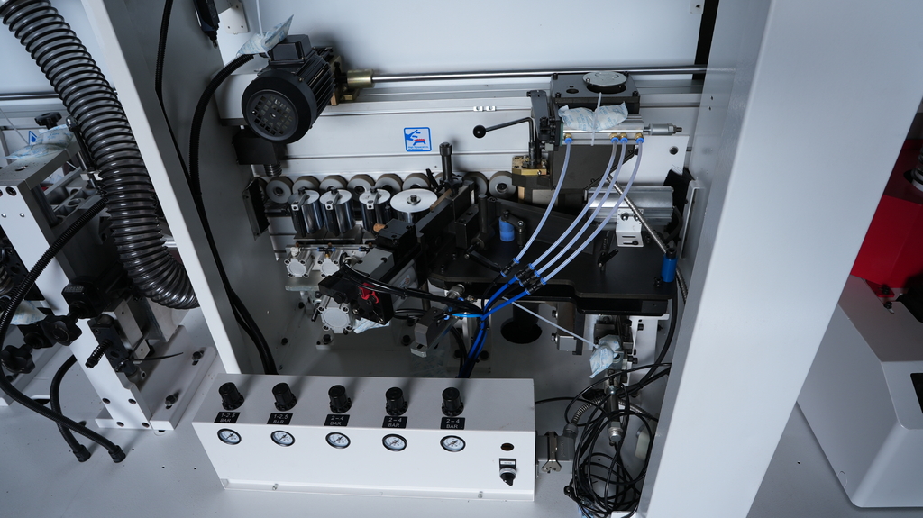 Автоматический кромкооблицовочный станок ALTESA ADVANTAGE 5000F EVO