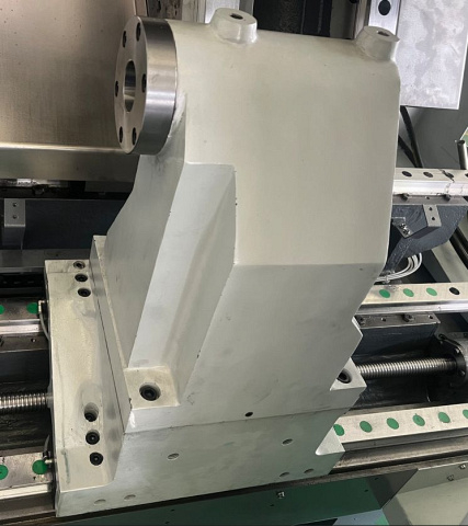 Токарный станок с наклонной станиной KTH 60/1000 M