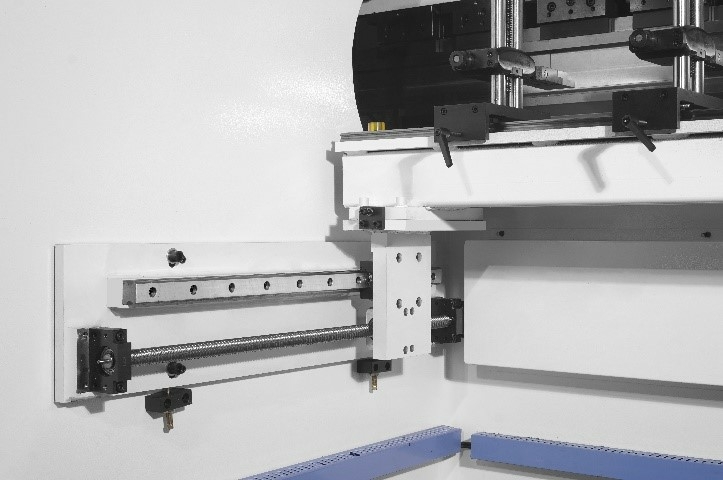 Листогибочный гидравлический пресс с ЧПУ TP10S MetalTec HBM 63/2500C