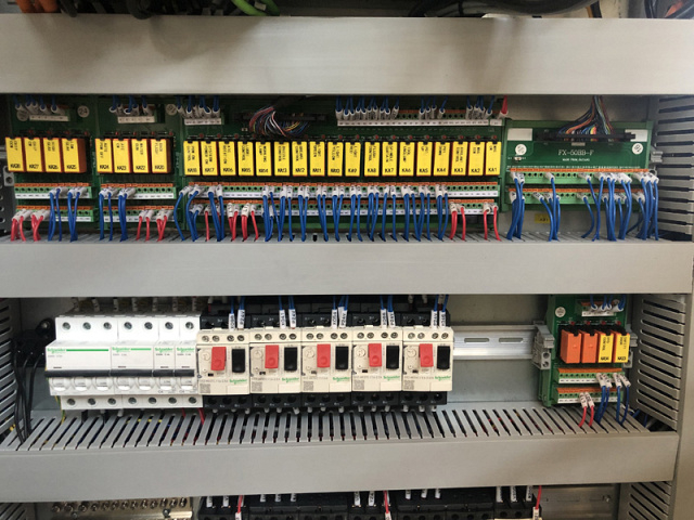 Фрезерный обрабатывающий центр 4-осевой KVL850B (SED855) HCNC