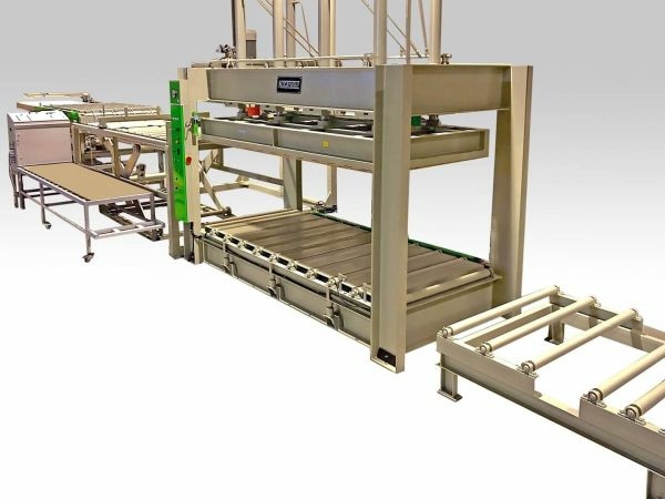 Линия облицовки (каширования) плитных материалов на основе плоского горячего пресса KP4/1