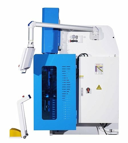 Листогибочный гидравлический пресс с ЧПУ TP10S MetalTec HBM 63/2500C