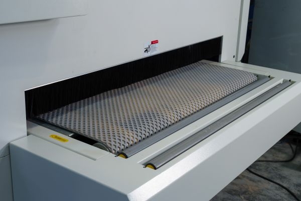 Автоматический рельефно-шлифовальный станок KDT PM6-1000