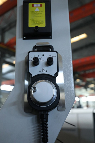 Портальный фрезерный центр KPM 1016