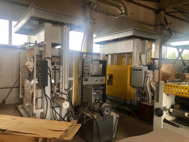 Гидравлический пресс для производства гнуто-клееных изделий VP-12/08TH