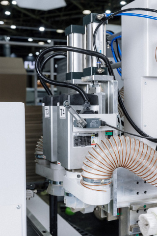 Торцевой сверлильно-присадочный центр с ЧПУ Beaver SWIFT HSD 4S PRO