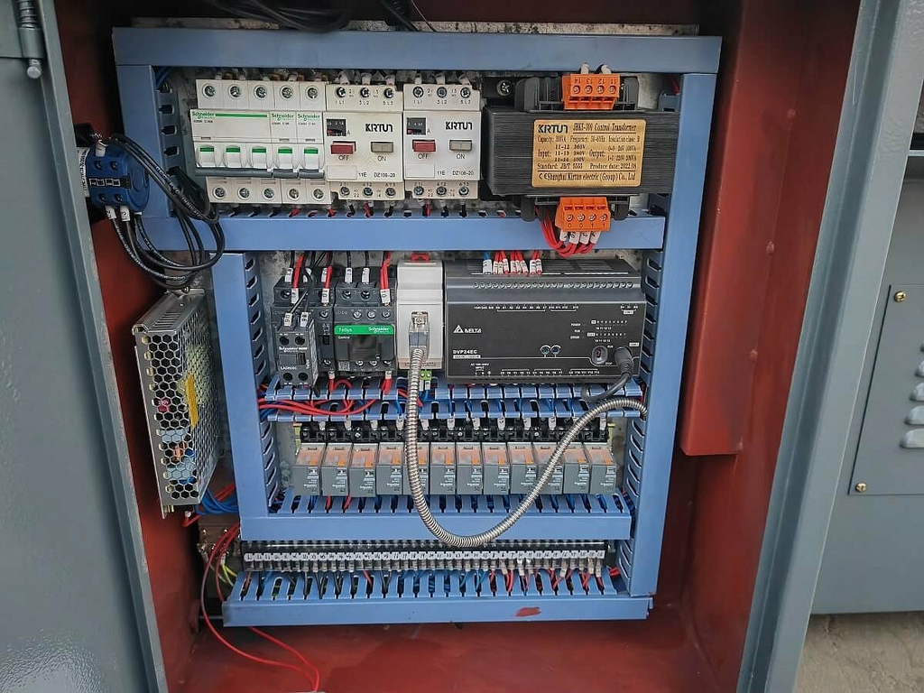 Автоматический колонный ленточнопильный станок MetalTec BS 400 CA
